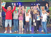 Jubel beim Hansefest 2025. Am Sonntag fand die Auswertung der Radel-Challenge statt. Den ersten Preis erradelten sich Jävenitzer Drittklässler. Sie konnten den Hauptpreis auf der Rathausplatzbühne in Empfang nehmen. 