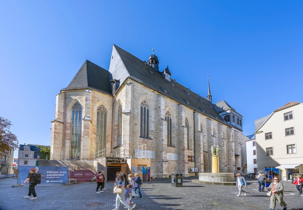 Endlich wieder ohne Gerüst in die Ulrichkirche.