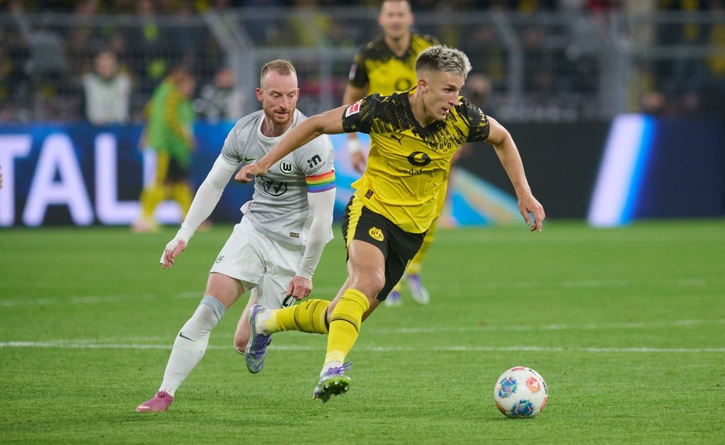 Nationalspieler Nico Schlotterbeck (r) überzeugte bei seinem Comeback.