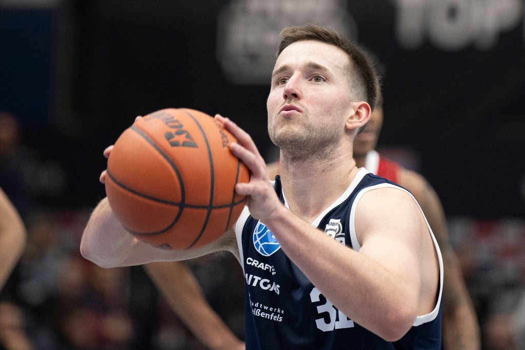 Spencer Reaves steuerte 17 Punkte zum Erfolg gegen Tallinn bei.