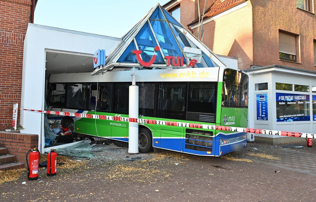 Die Unfallursache war zunächst unklar.