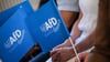 Laut einer Umfrage spricht sich die Mehrheit der Brandenburgerinnen und Brandenburger gegen eine Regierungsbeteiligung der AfD aus (Archivbild).
