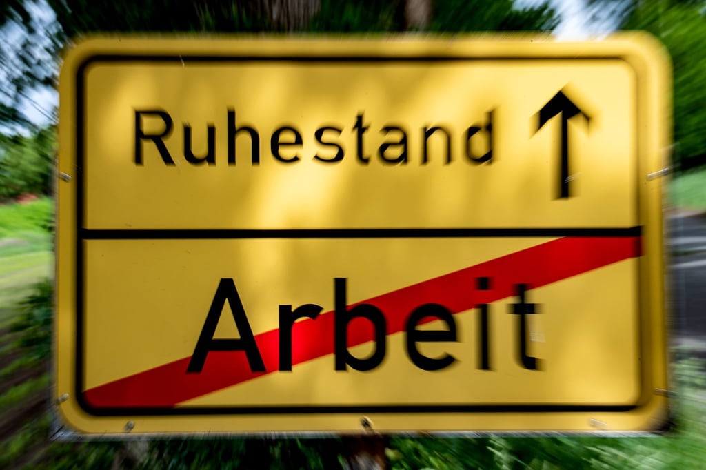 Vor allem in den ostdeutschen Bundesländern blicken die Menschen mit Sorge auf die finanzielle Situation im Ruhestand. (Symbolbild)
