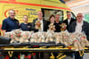 Übergabe der Tröste-Teddys für Kinder an den Arbeiter-Samariter-Bund in Magdeburg (v. l.): Marko Trenkler, Leiter Rettungsdienst des ASB, Andreas Petters, stellv. Leiter ASB Rettungswache Magdeburg, Guido Nienhaus, Geschäftsführer MDCC, Annett Lorenz-Kürbis, Mitglied des Vorstandes des ASB Magdeburg, Oliver Müller, Vorstandsvorsitzender des ASB, Ingo Host, Initiator der Aktion, und Gert Schuster, stellv. Vorsitzender des ASB.