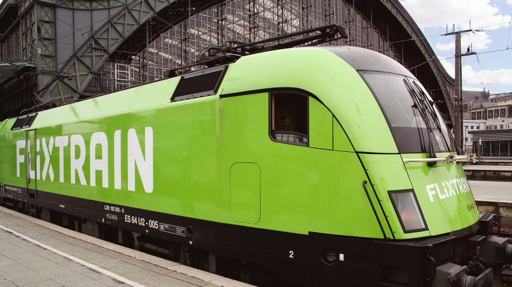 Die Zugverbindungen von Flixtrain und der Deutschen Bahn zwischen Halle und Berlin sind von Bauarbeiten der Anhalter Bahn betroffen.