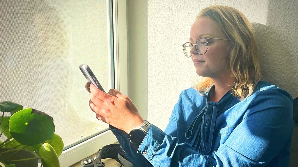 Sophie Baumann aus Hörsingen und weitere Einwohner sind beim Internet derzeit abgeschnitten von der Außenwelt. Ein Netzausfall hat den Bördeort vor einer Woche lahmgelegt.