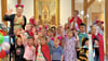 Kinder und Erzieherinnen der Kita „Regenbogen“ sangen in Havelberg im  Prignitz-Museum in Insektenkostümen fröhliche Lieder beim Oma-Opa-Tag.