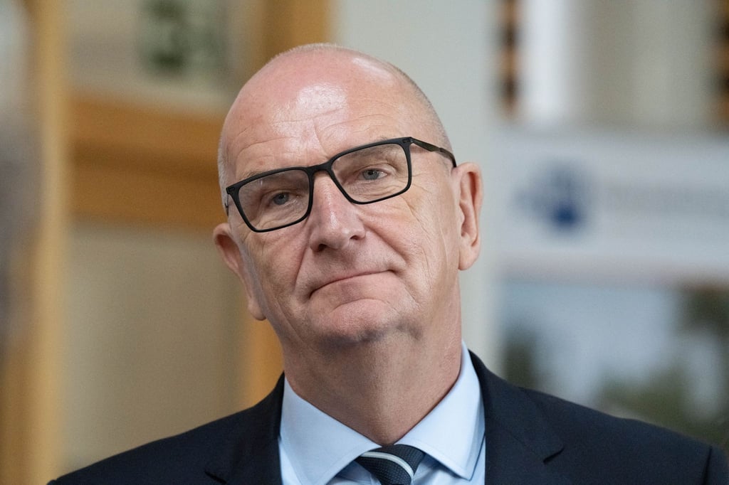 Ein chinesisches Unternehmen überlegt, in Brandenburg Luxus-E-Autos zu bauen. Ministerpräsident Woidke bestätigt Gespräche - doch Details bleiben geheim.