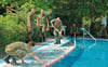 Konfetti im Freibad Potzehne, auch das gab es, und zwar im Sommer 2014. Im Einsatz waren Bundeswehrsoldaten aus dem Gefechtsübungszentrum Letzlingen, um die Konfetti-Scheibchen aus dem Wasser zu holen. 