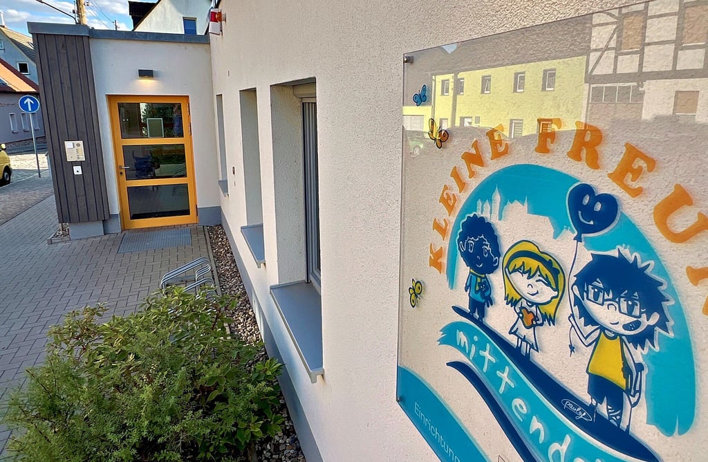In der Kita „Kleine Freunde mittendrin“ in Nienburg sollen sich neun Vorfälle ereignet haben.