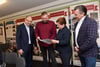 Justizministerin Franziska Weidinger und Justizstaatssekretär Steffen Eckold (li.) übergeben Förderbescheide an den KKJR in Person von Jürgen Frenzel (2.v.l). Landrat André Schröder (r.) begrüßt das Projekt ebenfalls.