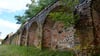 Die Zerbster Stadtmauer ist zwar ein touristisches Wahrzeichen der Stadt, einzelne Abschnitte jedoch - wie dieser im Gartenweg - in einem schlechten Zustand und von Wildwuchs befallen.