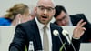 Brandenburgs Innenminister René Wilke sagte in der Debatte, die Herausforderungen der Integration seien größer als anfangs geahnt.
