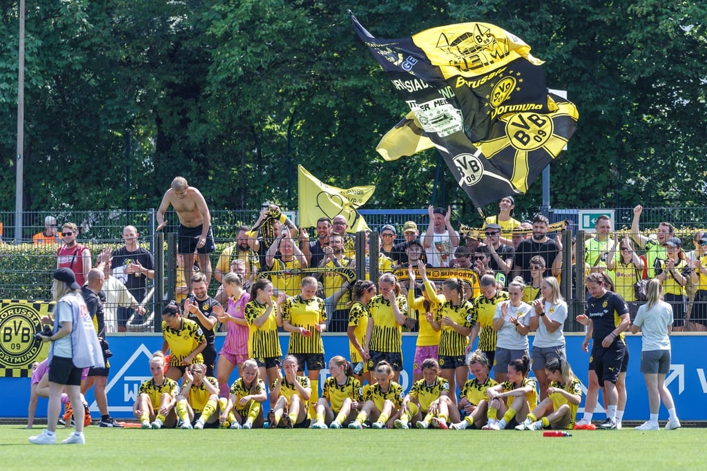 Auf die Frauen von Borussia Dortmund wartet bei ihrer Pokal-Premiere der FC Bayern München. (Archivbild)