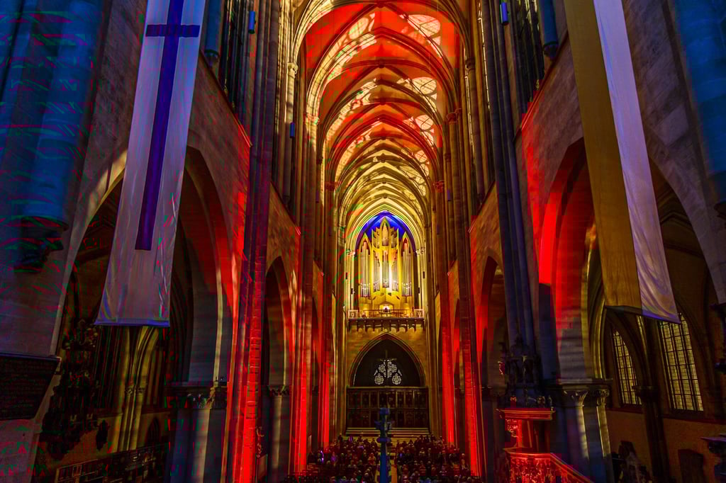Orgelnacht mit Lichtershow im Magdeburger Dom.