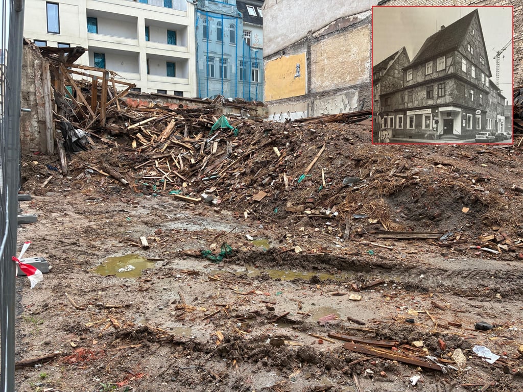 Nur noch ein Schuttberg ist von dem alten Baudenkmal in der Brüderstraße 7 übrig.