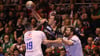 Zuletzt traf Felix Claar am 15. Februar 2024 auf Leon Susnja (l.) und Mirzad Terzic. Der SCM gewann das Gruppenspiel gegen Plock mit 28:22.