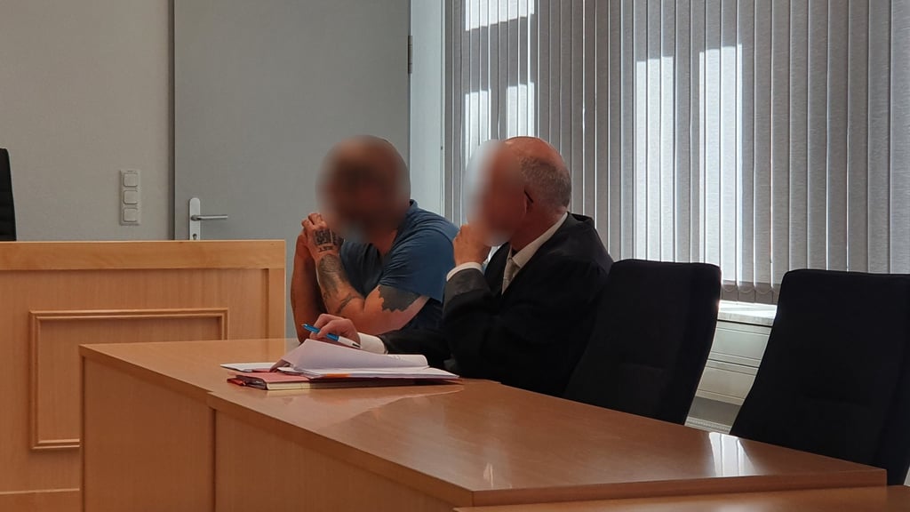Urkundenfäkschung und -herstellung in zahlreichen Fällen: Dafür und mehr muss sich ein 37-Jähriger vor dem Amtsgericht Burg verantworten.