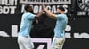 Ilyas Ansah und Oliver Burke (r) harmonieren immer besser.