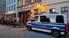 Am Mittwochabend stand die Polizei am Zazie-Kino in Halle, um mögliche Zwischenfälle zu verhindern.   