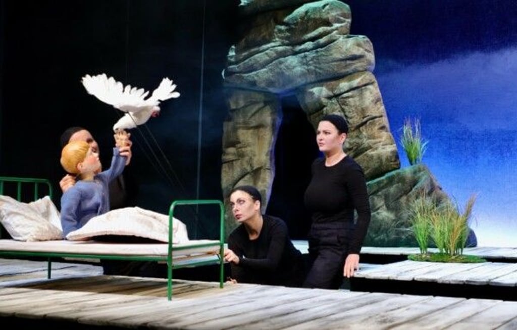 "Die Brüder Löwenherz" im Puppentheater Magdeburg.