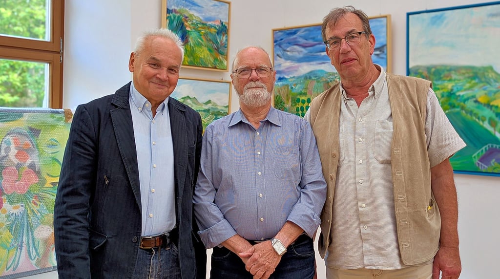 Kulturveranstalter Ulf Herden (v. l.), Michael Finger vom Förderkreis Willi-Sitte-Galerie und Galerist Robert Stephan laden zur dritten Kunstmesse „Bilderzauber“ nach Merseburg.