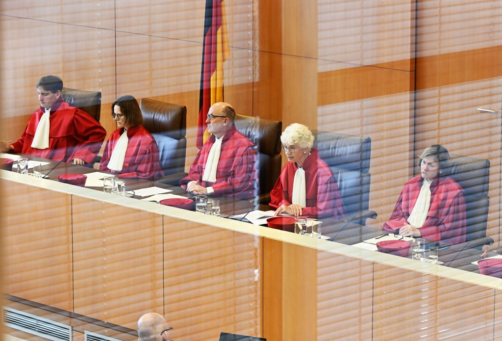 Geht diesmal alles glatt? Der Bundestag stimmt über die Wahl von drei Richterinnen und Richtern beim Bundesverfassungsgericht ab. (Archivbild)