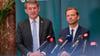 Sprechen von einem „hybriden Angriff“: Dänemarks Verteidigungsminister Troels Lund Poulsen und Justizminister Peter Hummelgaard.