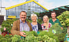 Seit 35 Jahren gibt es schon das  Bestehorns Markt Gartencenter in Bebitz. Gegründet wurde es von Volker (v.l.) und Ute Bestehorn. Auch Tochter Catharina und Schwiegersohn  Christopher sind in das Familienunternehmen eingstiegen. 