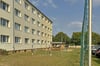 Hinter einem Wohnblock im Kalitzer Weg in Loburg sind Freizeitmöglichkeiten für alle Anwohner eingerichtet worden.