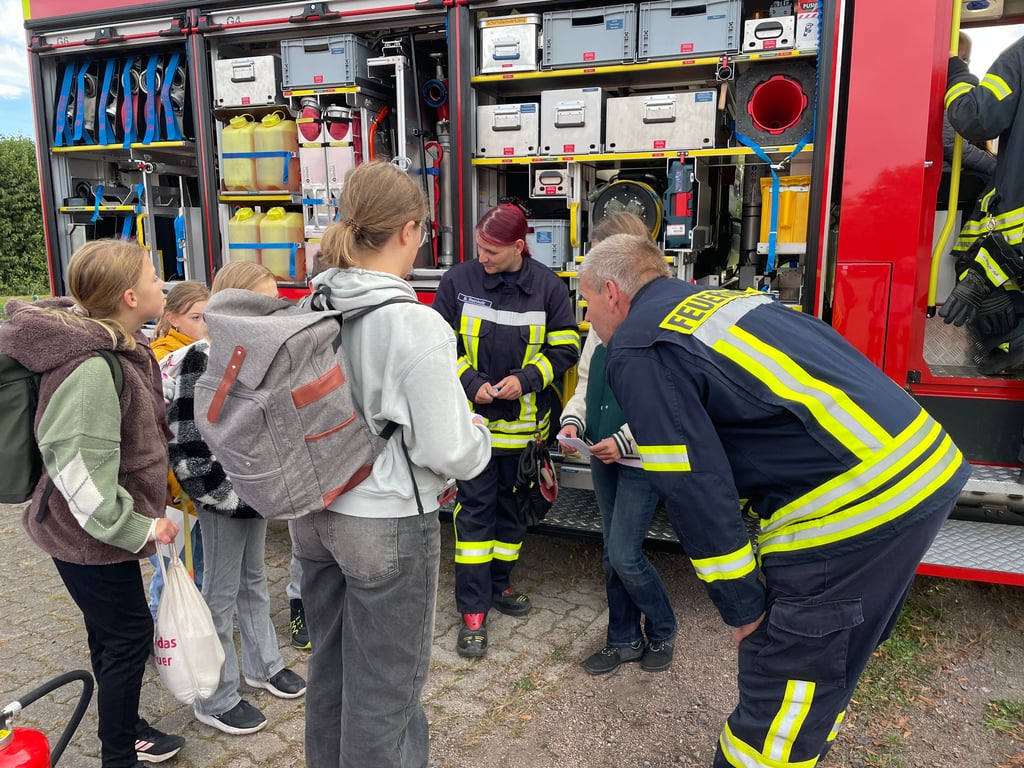 "Das ist schon eine krasse Technik bei der Feuerwehr", stellten die Kinder und Jugendlichen beim "Street-Day" in Gommern fest