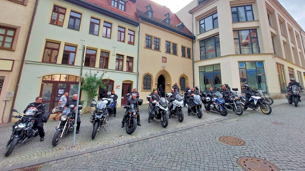 Die Biker haben auf ihrer Bildungstour das Museum Luthers Sterbehaus in Eisleben besucht.