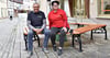 Sabine Gille und Manfred Förster möchten es in Klötze schön haben und sich einbringen. Sie reparieren und restaurieren ehrenamtlich Bänke, zu denen auch diese Baumbank gehört. 