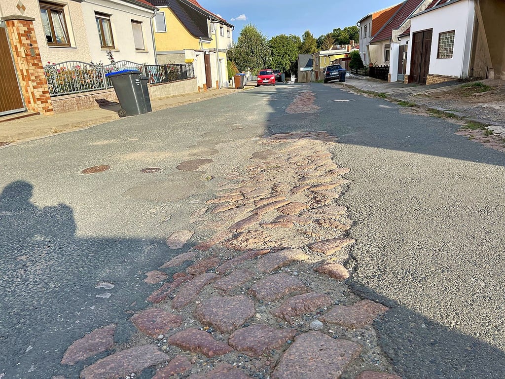Straßen wie der Quedlinburger Weg in Hecklingen? Feuerwehrhaus in Cochstedt? Die Wunschliste wäre lang, die Millionen unterzubringen.