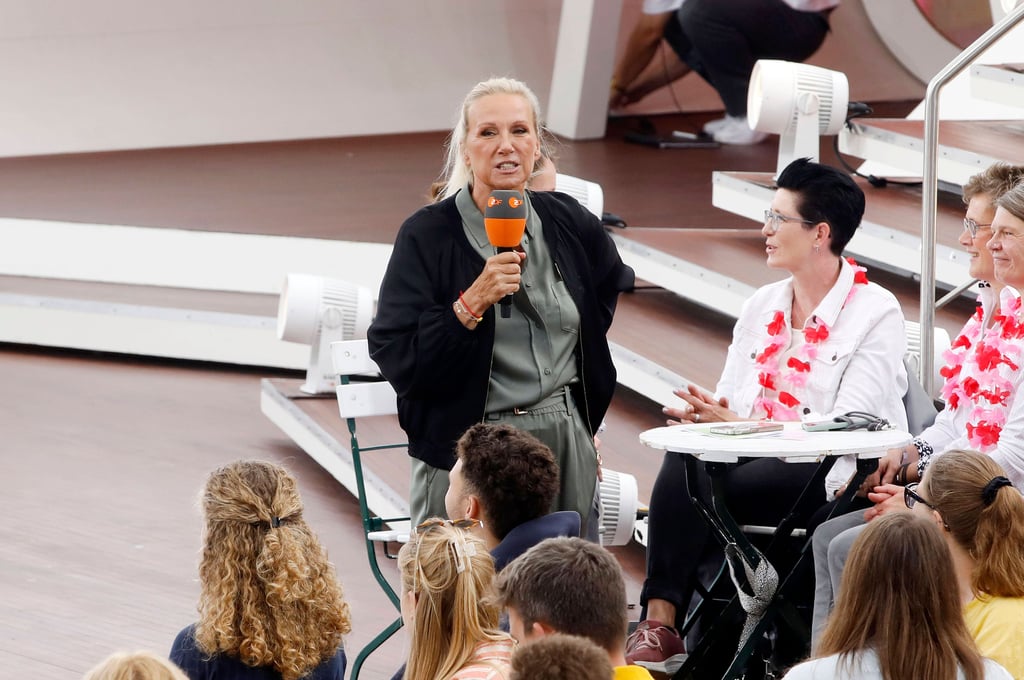 Moderatorin Andrea "Kiwi" Kiewel begrüßt am Sonntag, dem 28. September, wieder viele Gäste im "ZDF-Fernsehgarten".