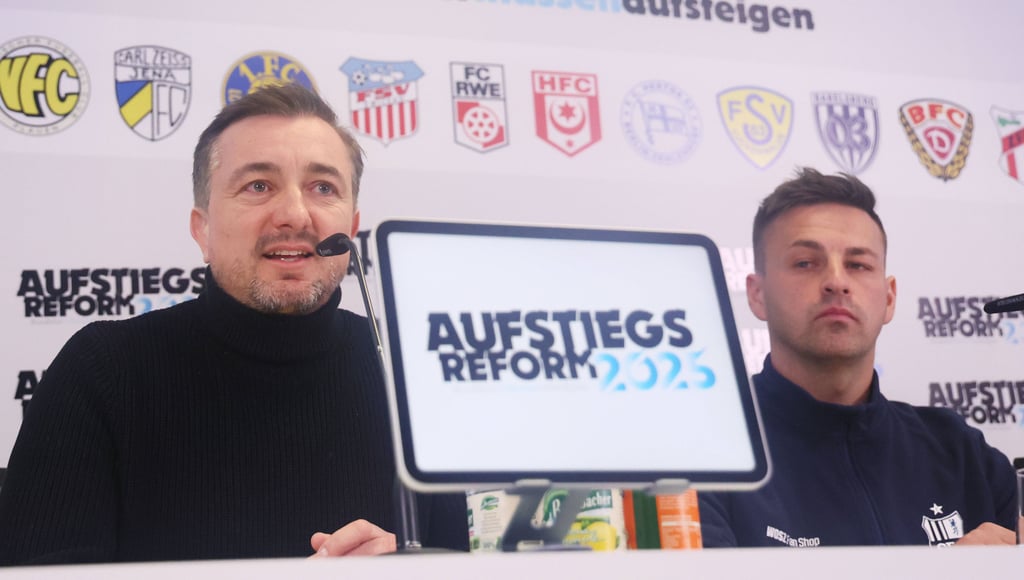 Nur einer von beiden, HFC-Sportchef Daniel Meyer (l.) oder Tommy Haeder vom Chemnitzer FC, kann der Arbeitsgruppe für eine Regionalliga-Reform angehären.