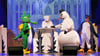  Am Sonnabend in der  Phönix-Theaterwelt in Wittenberg: Der kleine Drache Tabaluga trifft in dem Musical „Tabaluga und Lilli“ unter anderem auf den schrecklichen Schneemann Arktos, der die Welt mit Eis überziehen möchte, und auf Eisbär und Pinguine.