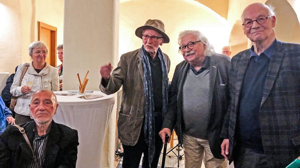 Ein Teil des Freundeskreises mit Sammler Martin Grundmann (r.): Strawalde, Peter Graf und Peter Herrmann (v.l.)