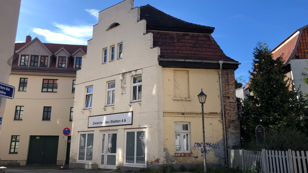 Soll über eine Zwangsversteigerung einen neuen Eigentümer erhalten: das Haus Zwischen den Städten 4a in Quedlinburg.