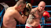 Die Amateurboxer Daniel Bertz (r) gewinnt für Thüringen gegen Hasan Arli für Nürnberg bei dem Show-Boxkampf.