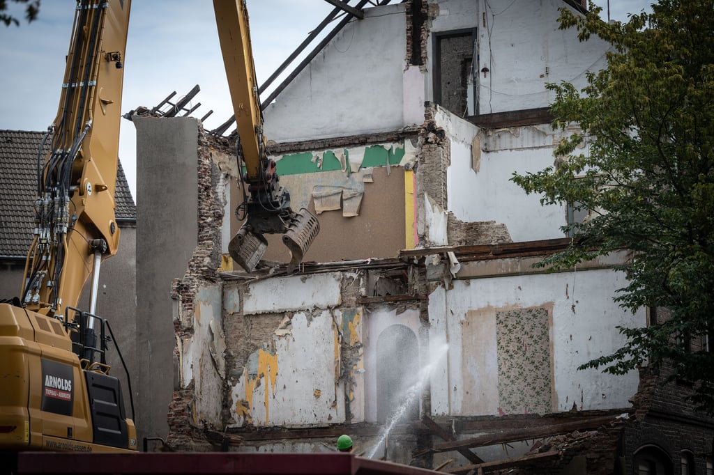 Mit einem von Land und Bund geförderten Programm werden in Gelsenkirchen 3.000 Schrottimmobilien angekauft und abgerissen.