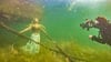 Model Laura Stickel und Fotograf Thomas Wernke beim Unterwasser-Fototermin im Geiseltalsee. 
