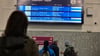 Es geht fast nichts mehr am Freitagabend, 26. September, am Hauptbahnhof in Stendal. Züge fallen aus oder verspäten sich.