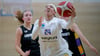 Liz Smith (M.) soll die die Frauen des Syntainics MBC zu Siegen führen.