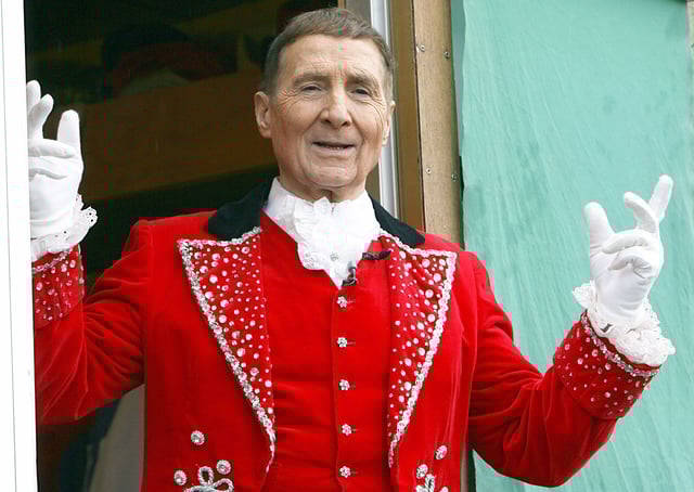 Schlagerlegende: Ein Stapel Palatschinken macht Freddy Quinn glücklich Schlagerlegende: Ein Stapel Palatschinken macht Freddy Quinn glücklich