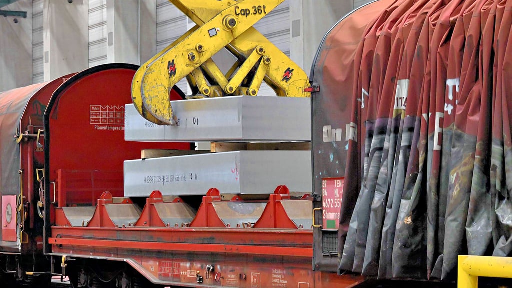 Um mehrere Diebstähle von Aluminiumschott aufzuklären, hat Novelis Privatdetektive mit Ermittlungen beauftragt.