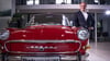 Thomas Peckruhn hat sein Leben den vier Rädern gewidmet. Er selbst besitzt über 15 Oldtimer – darunter auch einige Skodas.