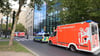 Rettungskräfte brachten den 17-Jährigen lebensgefährlich verletzt ins Krankenhaus.