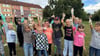 Mit Handschuhen bewaffnet machten sich die Steutzer Grundschüler auf, um gemeinsam Müll zu sammeln.