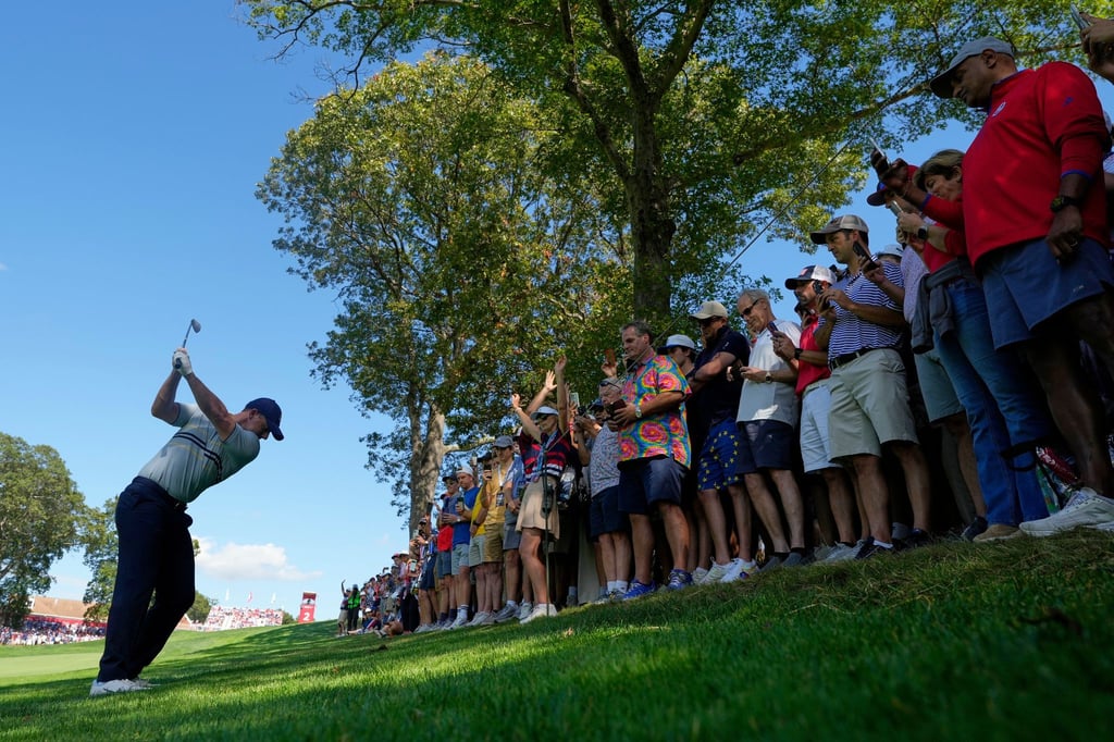 Rory McIlroy sorgt zum Auftakt des Ryder Cups für Aufsehen.